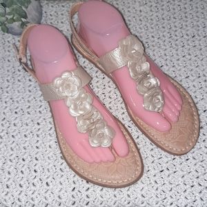 Born BOC concepts Champagne  floral leather upper sandals 10 42